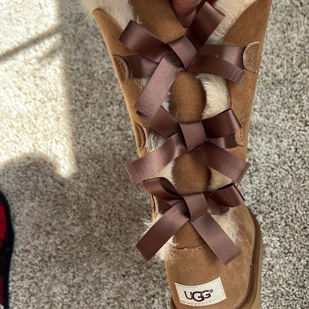UGG Bailey bows tall boots girls size 3 - Picture 8 of 12